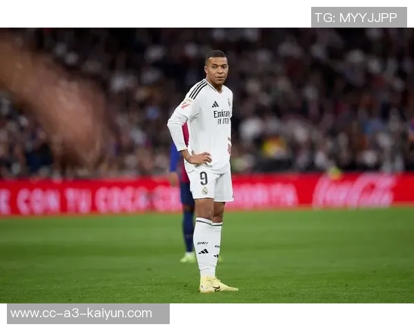 姆巴佩精彩过人后空门失误遗憾击中横梁令人扼腕叹息